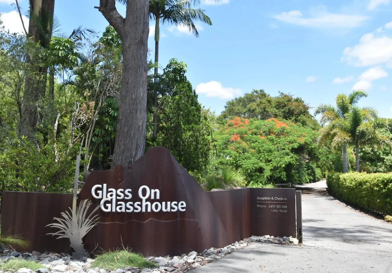 Glass On Glasshouse Glass House Mountains Holiday home