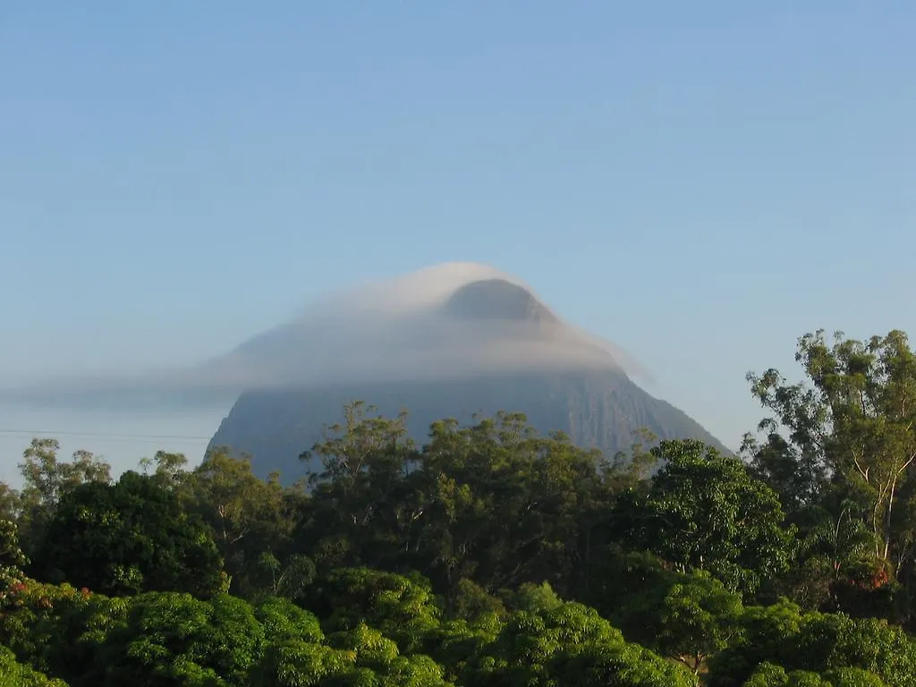 Glass On Glasshouse Glass House Mountains Holiday home