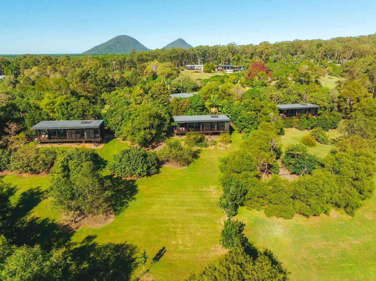 Glass On Glasshouse Glass House Mountains Holiday home