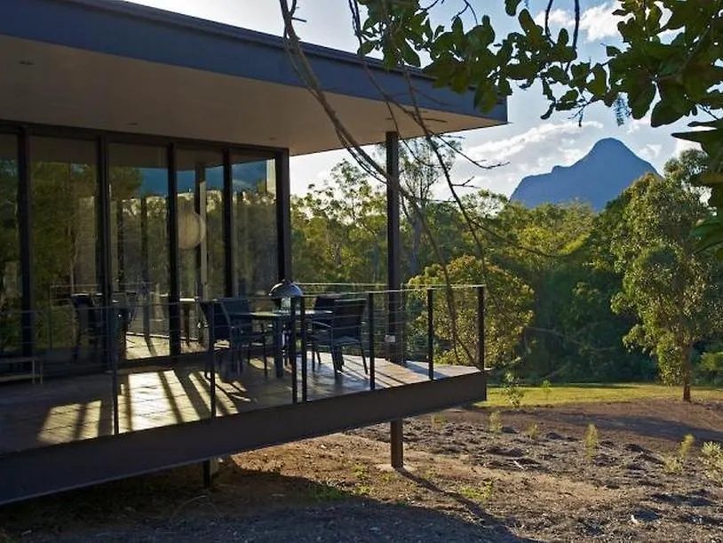 Glass On Glasshouse Glass House Mountains Holiday home